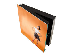 Petite armoire pour les clés avec décoration au choix K13 Belle fille en levant