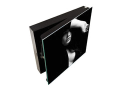 Petite armoire pour les clés avec décoration au choix K13 Femme dans le noir