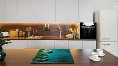 Induction Cooktop Cover Kitchen Board – Impact Resistant Glass Pastry Board – Heat resistant; MEASURES: SINGLE: 60 x 52 cm (23,62” x 20,47”); DOUBLE: 30 x 52 cm (11,81” x 20,47”); D31 Tropical Leaves Series: Tropical leaves background