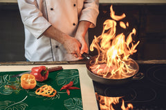 Induction Cooktop Cover Kitchen Board – Impact Resistant Glass Pastry Board – Heat resistant; MEASURES: SINGLE: 60 x 52 cm (23,62” x 20,47”); DOUBLE: 30 x 52 cm (11,81” x 20,47”); D31 Tropical Leaves Series: Modern monstera leaves