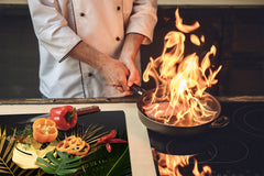 Induction Cooktop Cover Kitchen Board – Impact Resistant Glass Pastry Board – Heat resistant; MEASURES: SINGLE: 60 x 52 cm (23,62” x 20,47”); DOUBLE: 30 x 52 cm (11,81” x 20,47”); D31 Tropical Leaves Series: Leave texture on black background