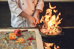GÉANT PLANCHE À DÉCOUPER EN VERRE TREMPÉ; Série égyptienne DD15: Ethnique à la main