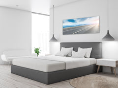 Modernes Glasbild – Erhältlich in 5 verschiedenen Größen – Natur Serie 01C: Straße unter blauem Himmel