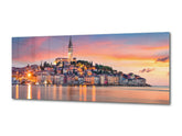 Impresión sobre vidrio de alta calidad. Disponible en 5 tamaños diferentes. Serie Ciudades 04: Colorido paisaje marino al atardecer del mar Adriático.