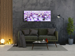 Glass Wall Art – Available in 5 different sizes – Flowers and leaves Series 03: Spring field of white fresh daisies