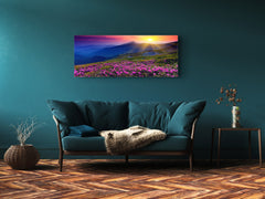 Impresión de arte gráfico sobre vidrio – Disponible en 5 tamaños diferentes – Serie Naturaleza 01B: Atardecer sobre la ladera florida