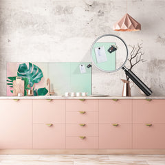 Impresionante arte de pared de vidrio - Salpicadero de cocina de gran formato con y sin revestimiento posterior de metal - Serie Hojas Tropicales: Monstera sobre fondo rosa