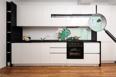 Impresionante arte de pared de vidrio - Salpicadero de cocina de gran formato con y sin revestimiento posterior de metal - Serie Hojas Tropicales: Monstera sobre fondo rosa