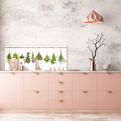 Tempered Glass magnetic and non magnetic splashback in wide-format: Fresh herbs hanging