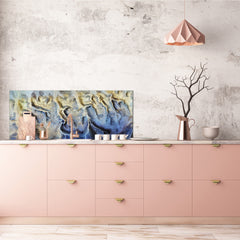 Tempered Glass magnetic and non magnetic splash-back in wide-format: The pillars of the earth