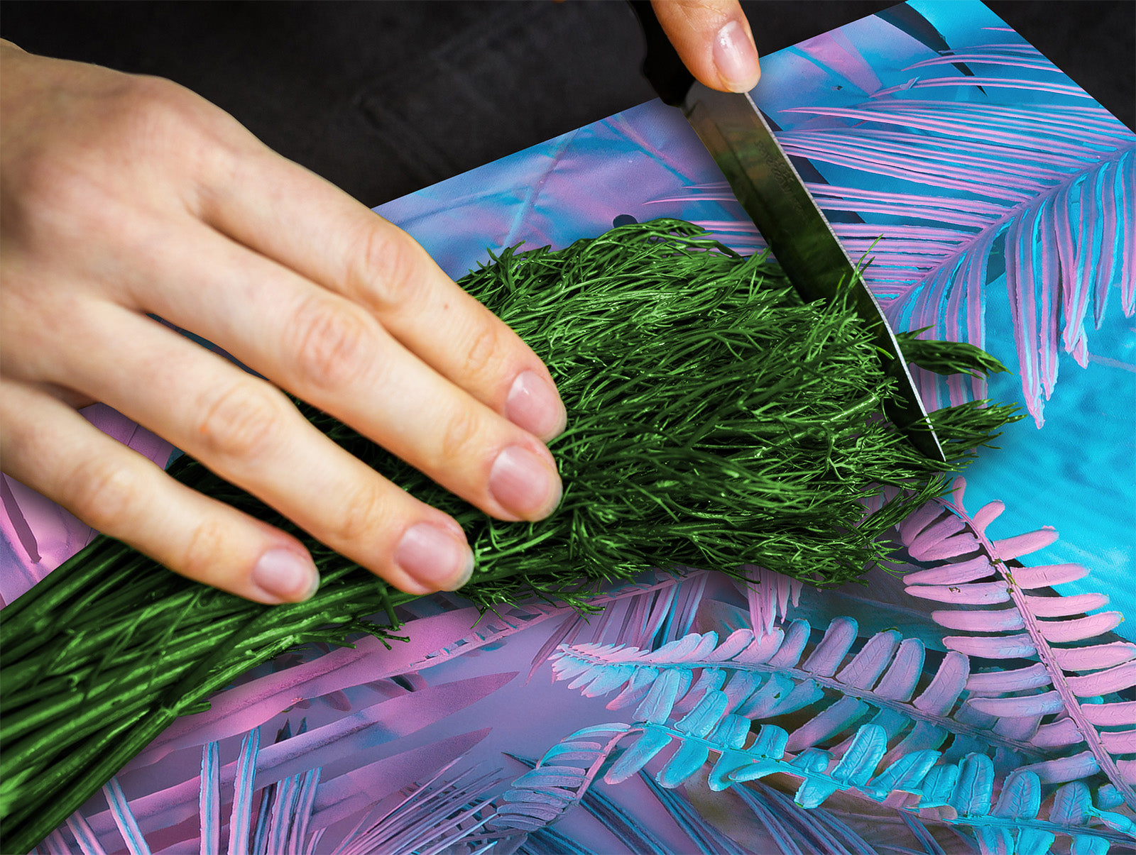 Tempered GLASS Cutting Board – Worktop saver and Pastry Board –- Glass Kitchen Board; MEASURES: SINGLE: 60 x 52 cm (23,62” x 20,47”); DOUBLE: 30 x 52 cm (11,81” x 20,47”); D34 Nature Series: Neon tropical leaves