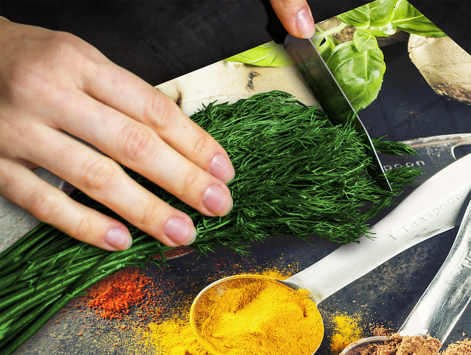 Induction Cooktop Cover –Shatter Resistant Glass Kitchen Board – Hob cover; MEASURES: SINGLE: 60 x 52 cm (23,62” x 20,47”); DOUBLE: 30 x 52 cm (11,81” x 20,47”); D38 Herbs and spices Series : Curry spices