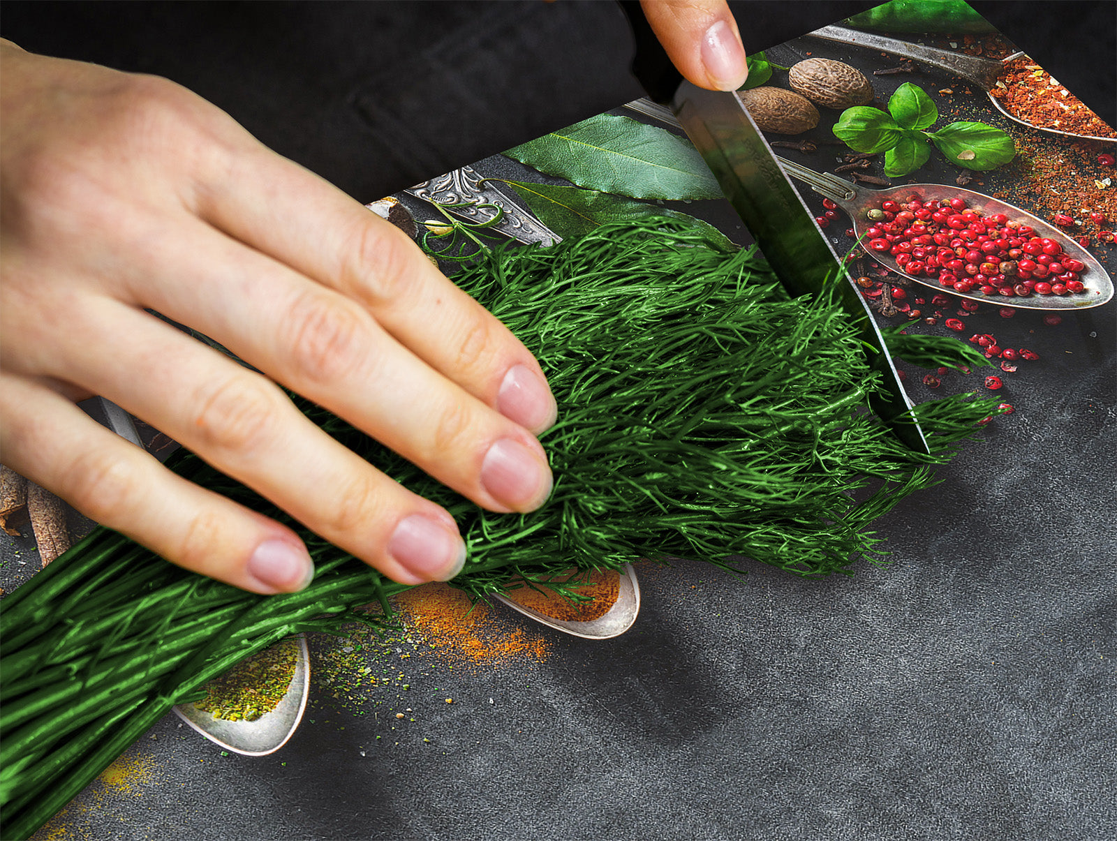 Induction Cooktop Cover –Shatter Resistant Glass Kitchen Board – Hob cover; MEASURES: SINGLE: 60 x 52 cm (23,62” x 20,47”); DOUBLE: 30 x 52 cm (11,81” x 20,47”); D38 Herbs and spices Series : Herbs and spices 2