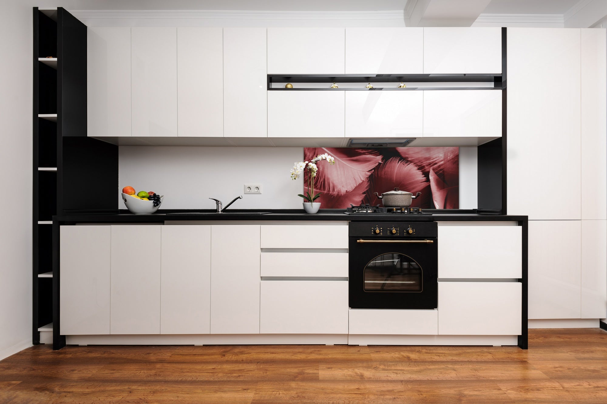 Stylish glass backsplash - Photo glass upstand BBS31 w/wo magnetic properties : Textures series : White and red feathers