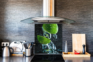 Glass kitchen splashback – Glass upstand BS09 Water splash Series: Lime In Water 1