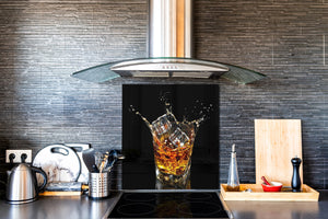 Elegante paraschizzi vetro temperato – Paraspruzzi cucina vetro – Pannello vetro BS09 Serie gocce d’acqua  Una bevanda di whisky 2
