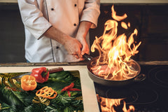 Induction Cooktop Cover Kitchen Board – Impact Resistant Glass Pastry Board – Heat resistant; MEASURES: SINGLE: 60 x 52 cm (23,62” x 20,47”); DOUBLE: 30 x 52 cm (11,81” x 20,47”); D31 Tropical Leaves Series: Gold-green jungle