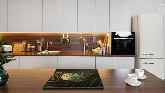 Induction Cooktop Cover Kitchen Board – Impact Resistant Glass Pastry Board – Heat resistant; MEASURES: SINGLE: 60 x 52 cm (23,62” x 20,47”); DOUBLE: 30 x 52 cm (11,81” x 20,47”); D31 Tropical Leaves Series: Leave texture on black background