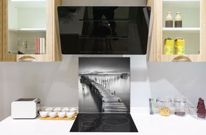 Einzigartiges Glas-Küchenpanel – Hartglas-Rückwand – Kunstdesign Glasaufkantung BS20 Serie Meerwasser:  Pier Gray 2