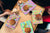 Set von vier dekorativen Schneidbrettern aus Glas – Servierplatten – Käsebretter; MD09 Abstract painting Series: Dots and Lines