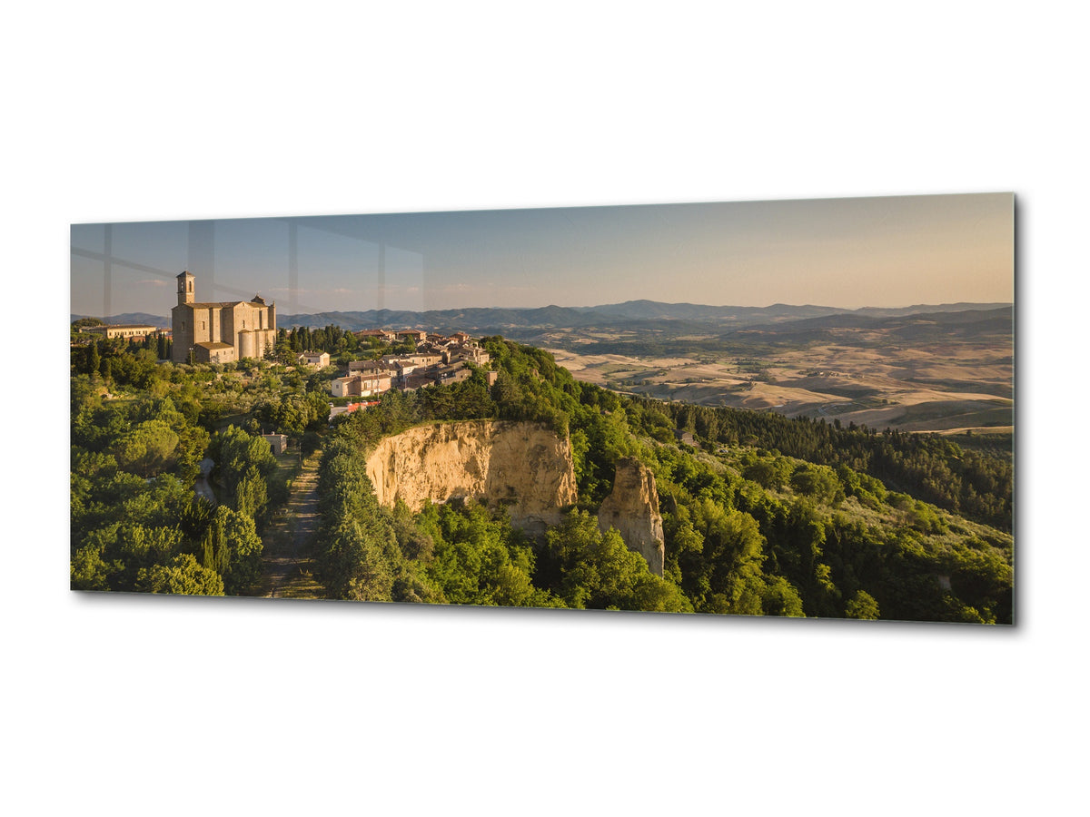 Impresión artística gráfica sobre vidrio – Disponible en 5 tamaños diferentes – Serie Naturaleza 01B: Casco antiguo en la colina