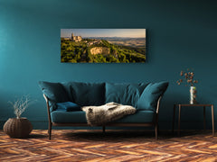 Impresión artística gráfica sobre vidrio – Disponible en 5 tamaños diferentes – Serie Naturaleza 01B: Casco antiguo en la colina