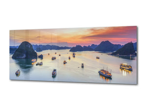 Modern Glass Picture – Available in 5 different sizes – Nature Series 01C: Junk boat cruise to Ha Long Bay