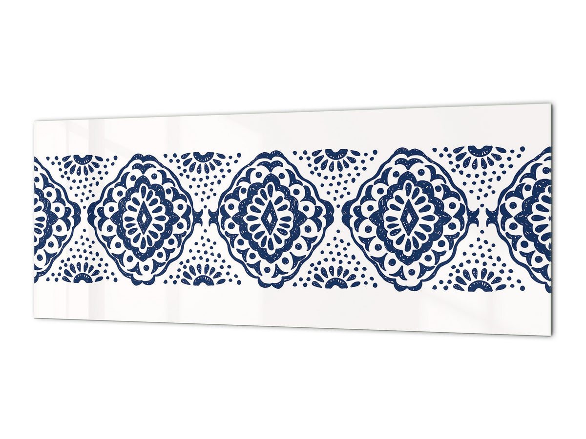 Glass kitchen panel with and w/o stainless steel back-coating: Shibori and chevron